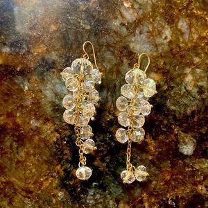 Faceted, crystal and gold filled hanging earrings🌺